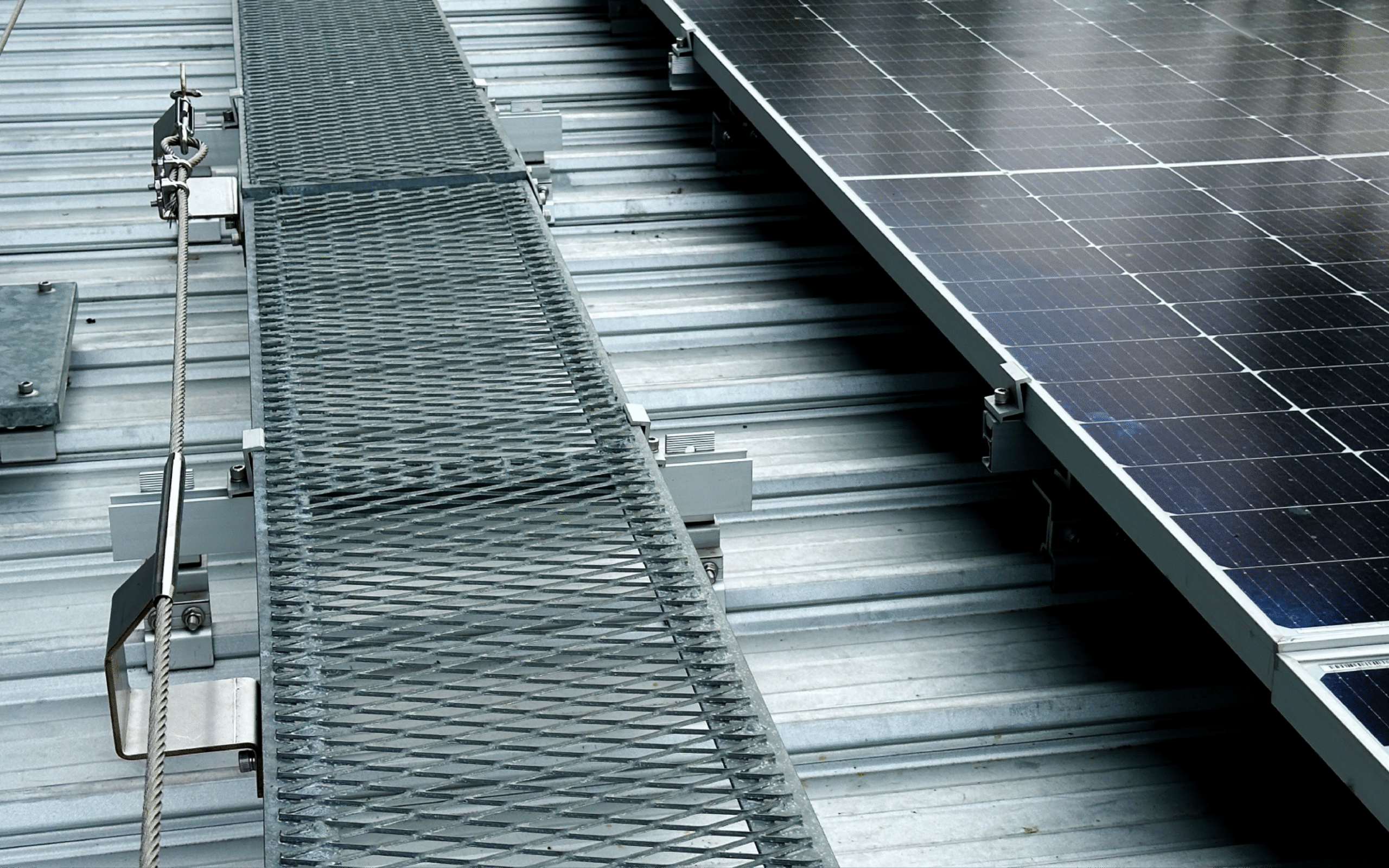 แผ่นทางเดินกันลื่น HDG สำหรับหลังคาโรงงานและงาน Solar